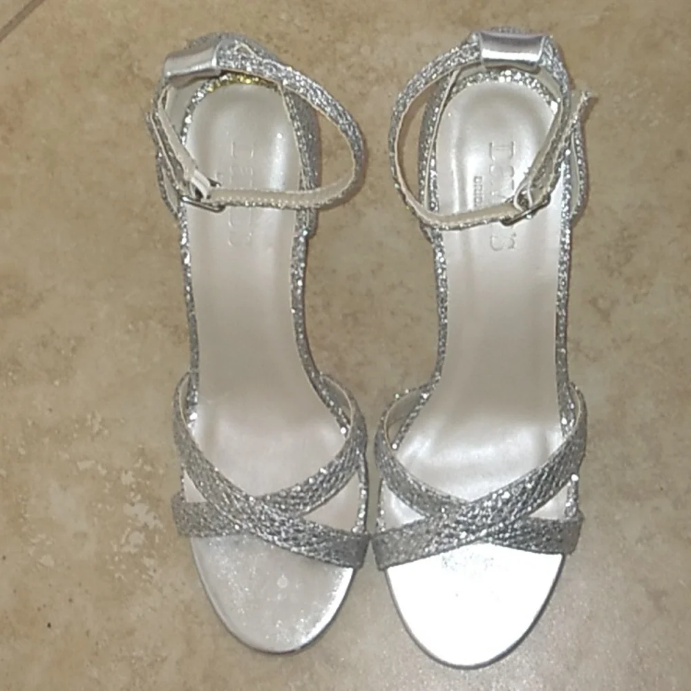 New -Sparkly David Bridal heels - Picture 3 of 16